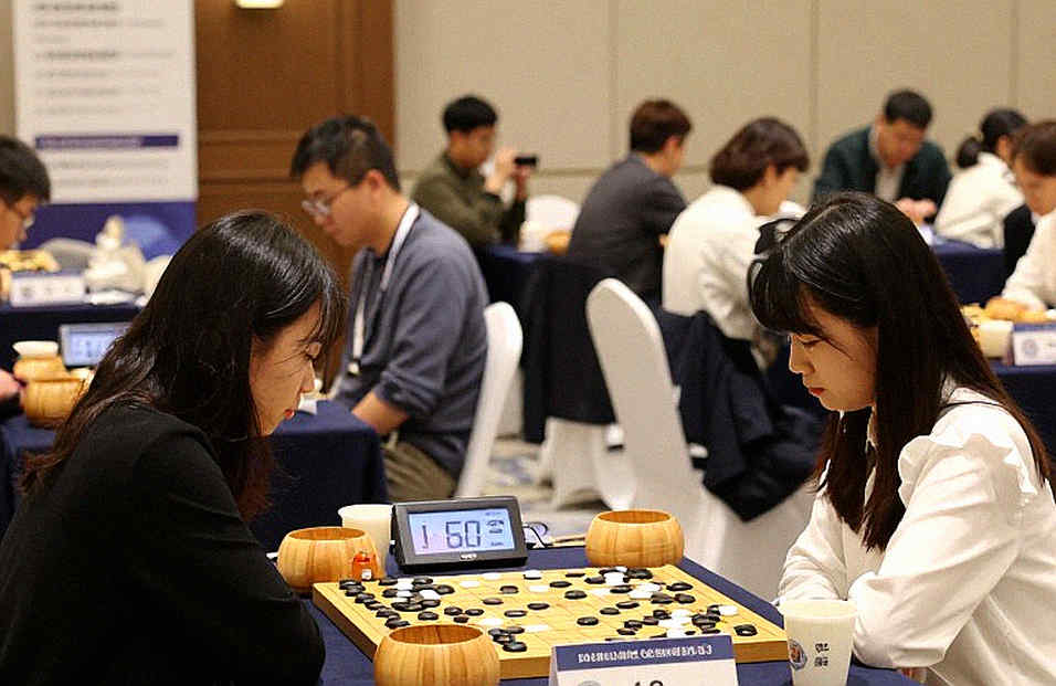 শিরোনামে সমরখন্দ, ভিতরে ক্যাটালগ: ChessBase Magazine #225 এবং দাবা-প্রশিক্ষণ অর্থনীতির হিসাব
